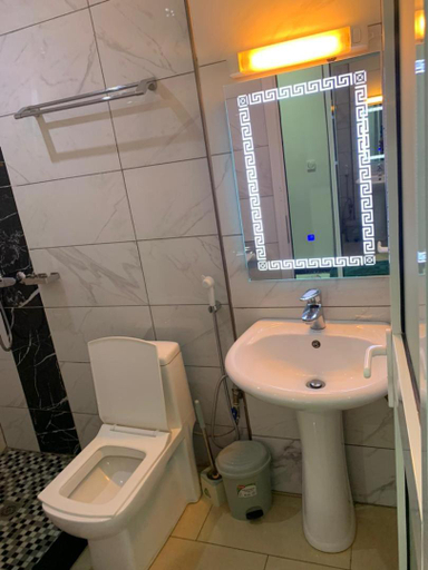 Bathroom, Matcheu Palace Hotel, Mfoundi