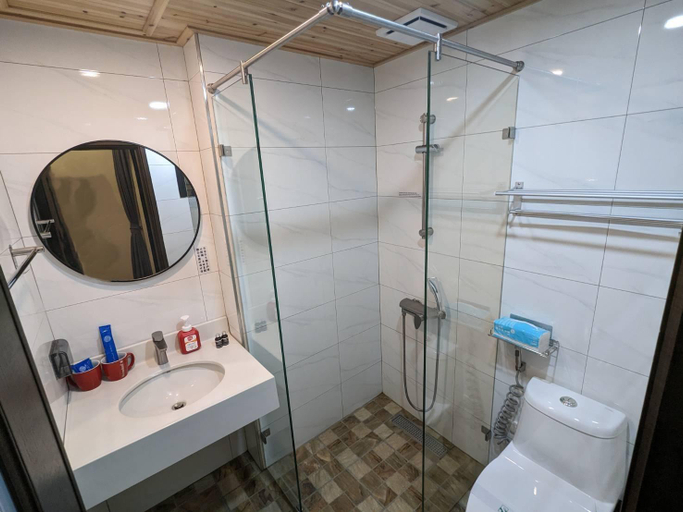 Bathroom 4, Go Home, Kaohsiung