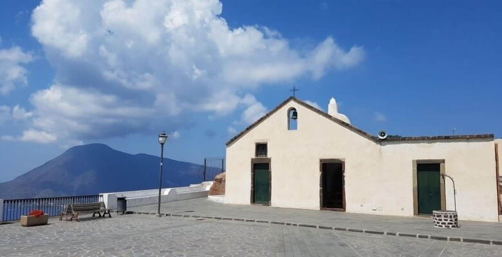 Exterior & Views 2, Eolia Rooms Lipari, Messina