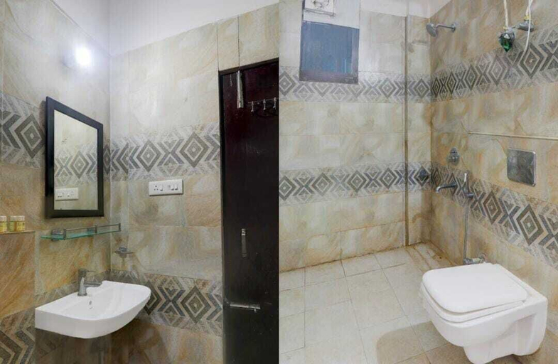 Bathroom 4, IIDM ECO CENTRE, Lucknow