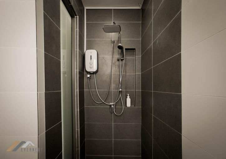 Bathroom 3, Marina Times Square by Evernent