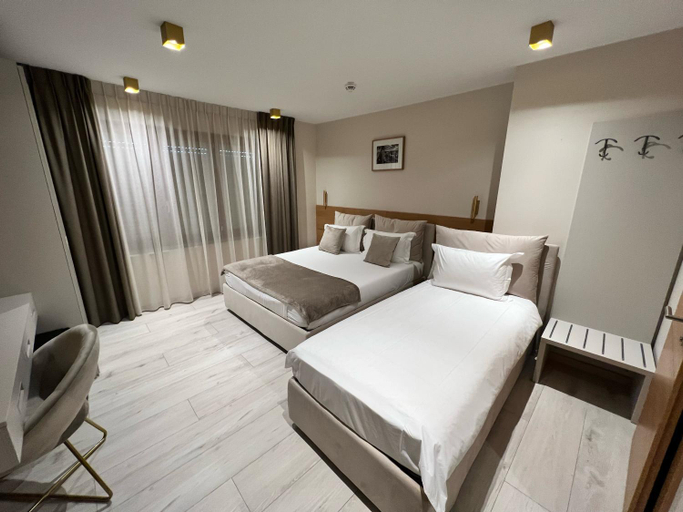 Bedroom 2, Albergo Aida, Luxembourg