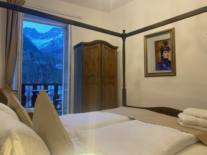 Bedroom 4, Pension und Ferienwohnung Frech, Berchtesgadener Land