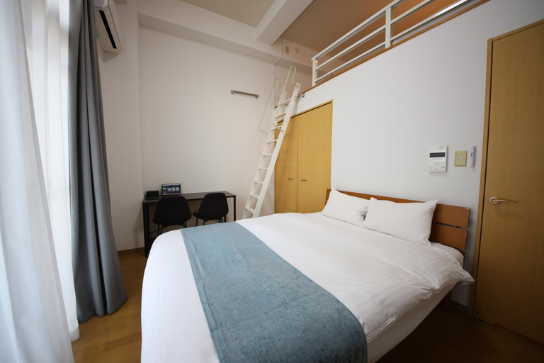 Bedroom 4, goom Monthly Nakasu BLUGE, Fukuoka