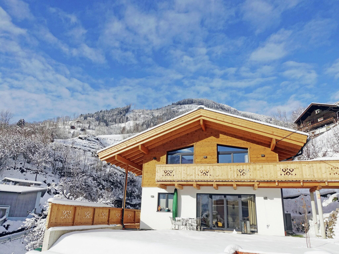 Others 3, Chalet in Piesendorf near Ski Slopes, Zell am See