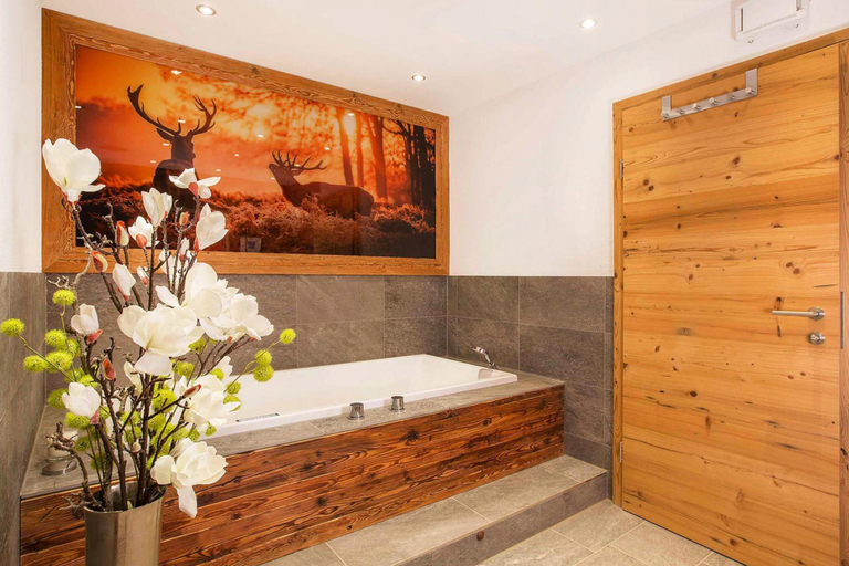 Others 5, Chalet in Konigsleiten with Mountain Views Spa, Zell am See