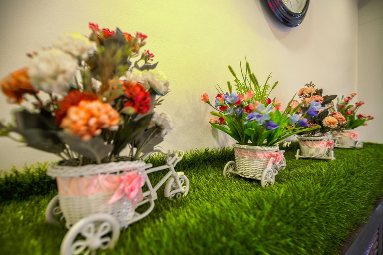 Food & Drinks 5, Hotel Lime Wood, Ludhiana