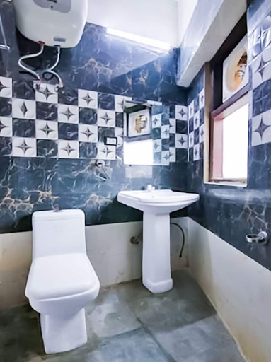 Bathroom, Roomshala 121 Hotel Classic, Delhi