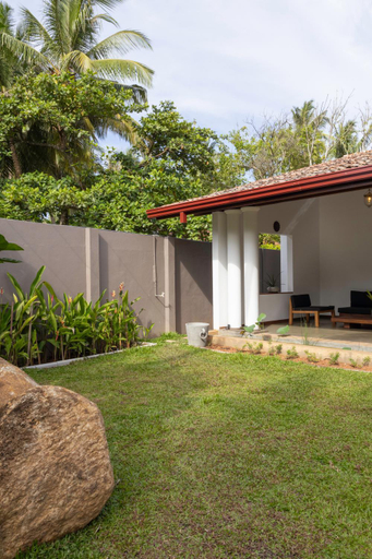 Others 5, Mudliyar House, Hikkaduwa
