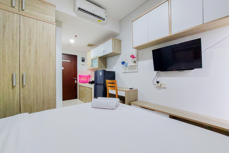 Bedroom, Cozy Designed Studio at Springwood Residence Tangerang Apartment, Tangerang