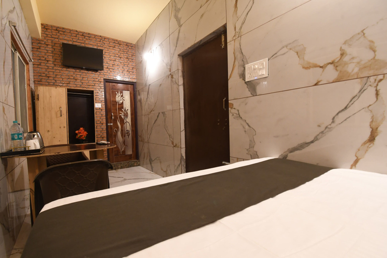 Bedroom, Hotel Plush, Puri