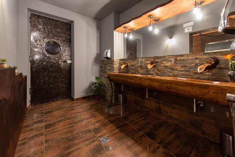 Bathroom 4, Corten Hotel, Catania