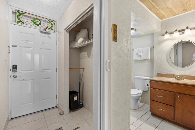 Bathroom 4, Pirates Cove 415, Volusia