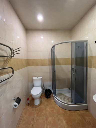 Bathroom 3, Barvy Dnipra, Dnipropetrovs'kyi