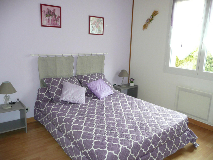 Bedroom 2, Holiday Home in Plouarzel near Sandy Beach, Finistère