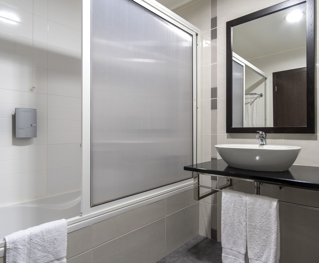 Bathroom 5, Hotel Vale do Navio, Ponta Delgada