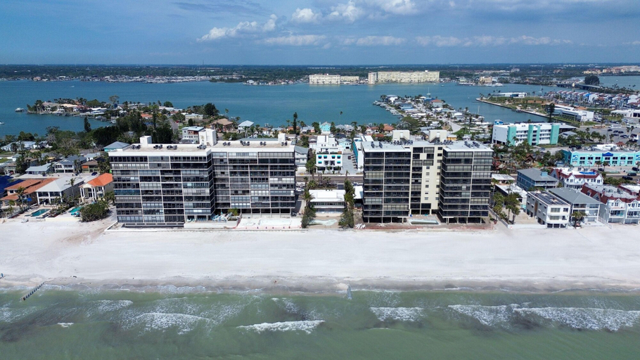 Exterior & Views 2, Azul Townhomes A1, Pinellas