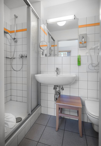 Bathroom 3, JUFA Hotel Gitschtal, Hermagor
