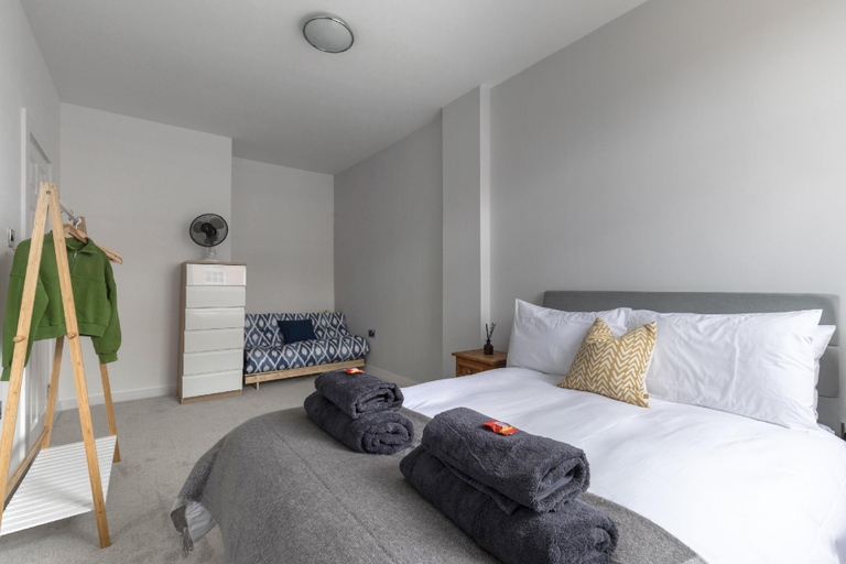 Bedroom 2, Perfect apartment for city stay, Gloucestershire