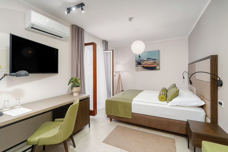 Bedroom 3, Al Porto Suites, Novigrad