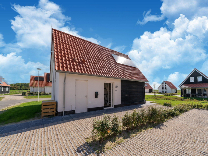 Exterior 3, Your Coastal Retreat With Pool, Tholen