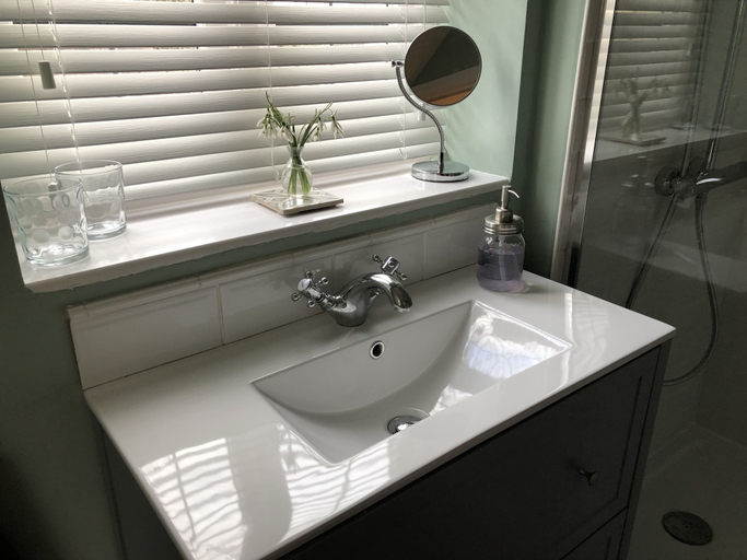 Bathroom 4, Cotswold Lodge, Gloucestershire