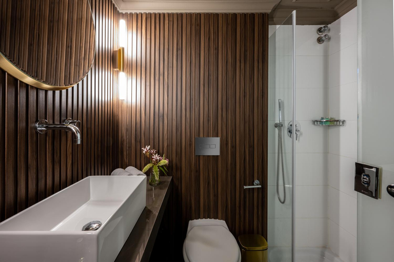 Bathroom 1, Leonardo Art Tel Aviv By the Beach