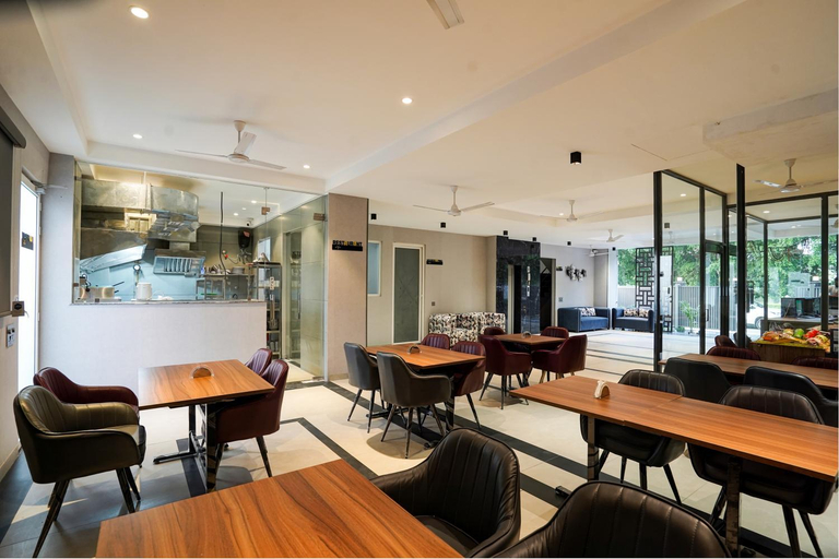Food & Drinks 5, YStay Hotel, Gautam Buddha Nagar