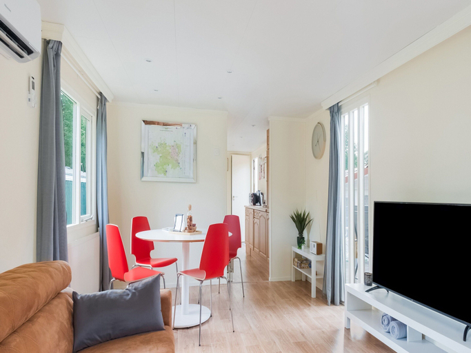 Dining 4, Serene Forest Stay With Comfort, Woensdrecht