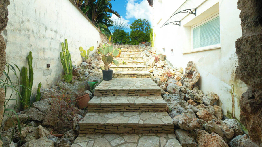 Exterior & Views 2, Villa Menea con Piscina e SPA, Lecce