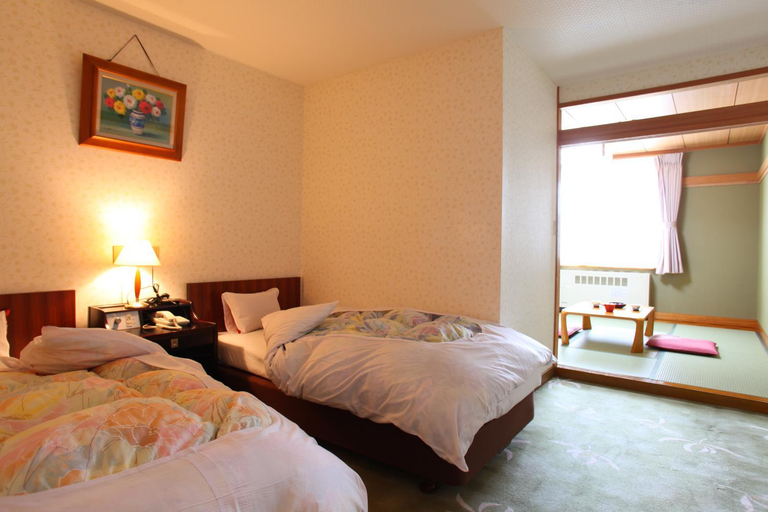 Bedroom 2, Shiganoyu Hotel, Yamanouchi