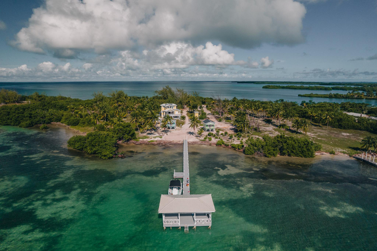 Others 4, Belize Reef Escape