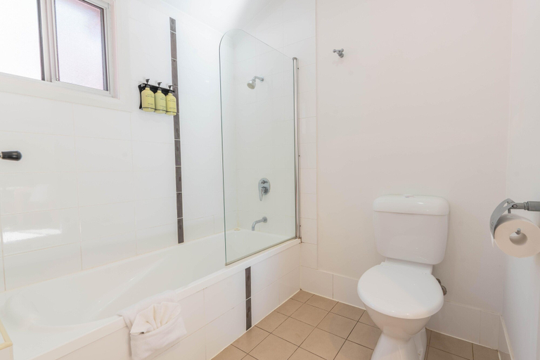 Bathroom 4, BIG4 Tasman Holiday Parks - Nambucca Heads, Nambucca