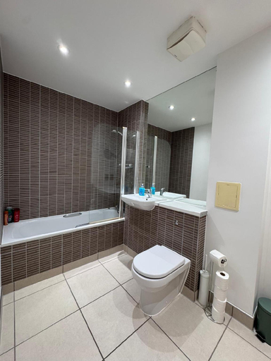 Bathroom, Modern Apartment Euston-Camden, London