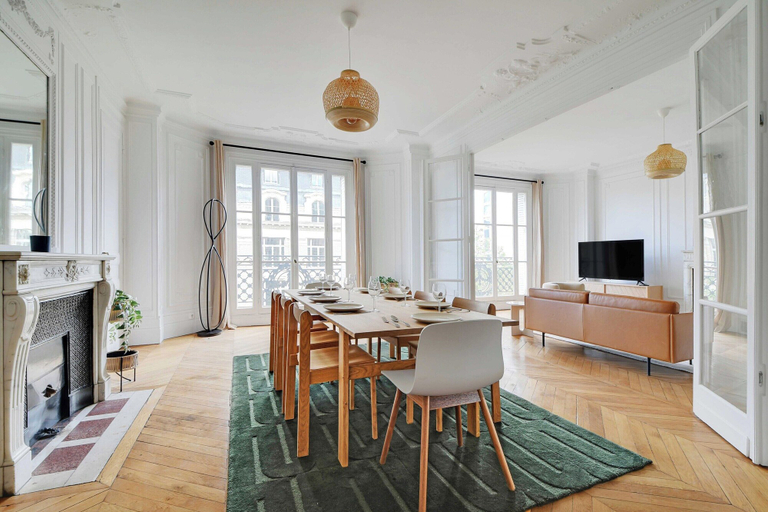 Dining 2, Elegant and Modern Apartment 3bd/ 6P - Eiffel Tower, Paris