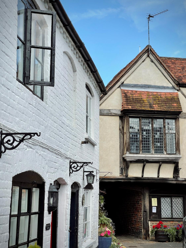 Exterior & Views