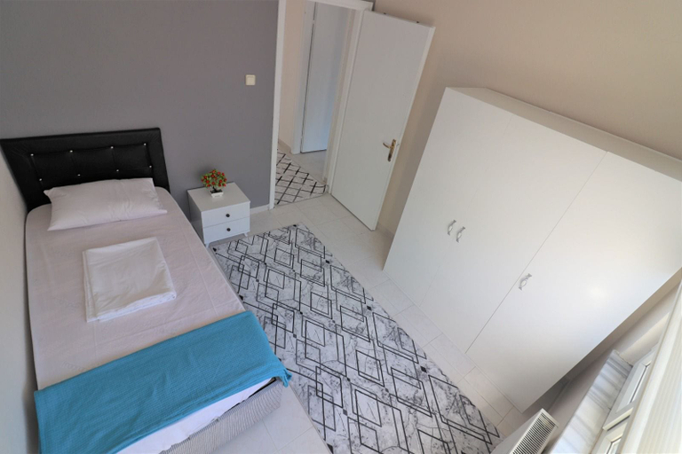 Bedroom 2, Aden apart, Merkez