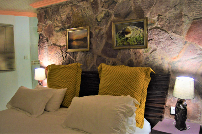 Bedroom 2, CROCODILE POOLS RIVER SAFARIS & CHALETS , South East