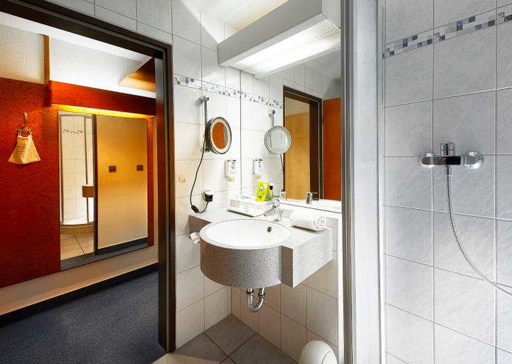 Bathroom 3, Hotel Pergola im Gobels Hotel Rodenberg, Hersfeld-Rotenburg
