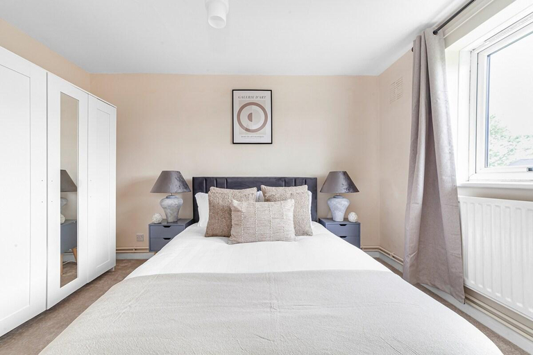 Bedroom 2, The Wimbledon Park Luxury Room, London