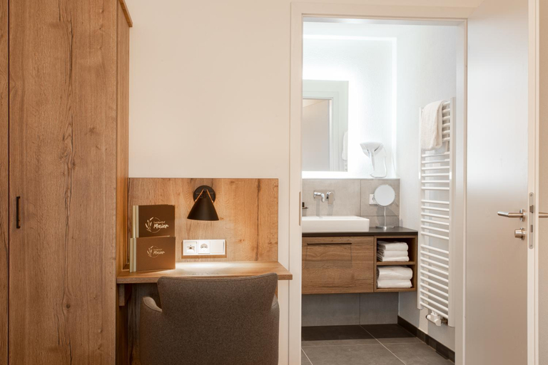 Bathroom 2, Landgasthof Maier, Landshut