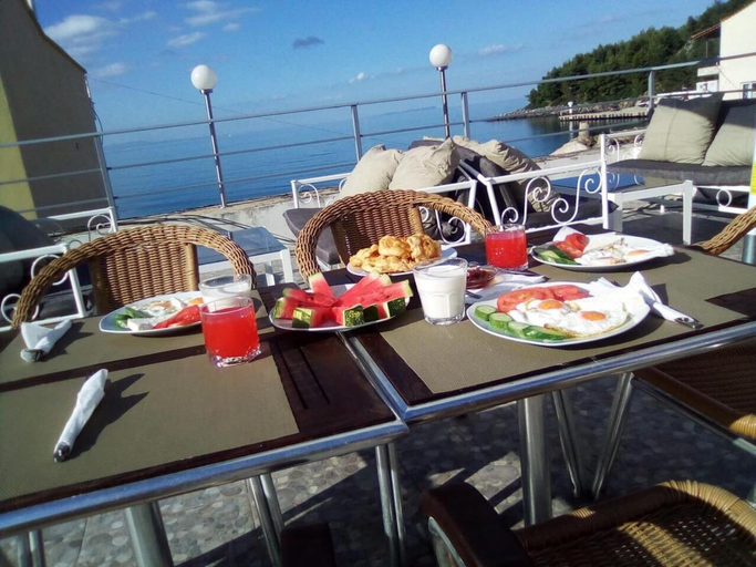 Food & Drinks 4, British Hotel, Vlorës