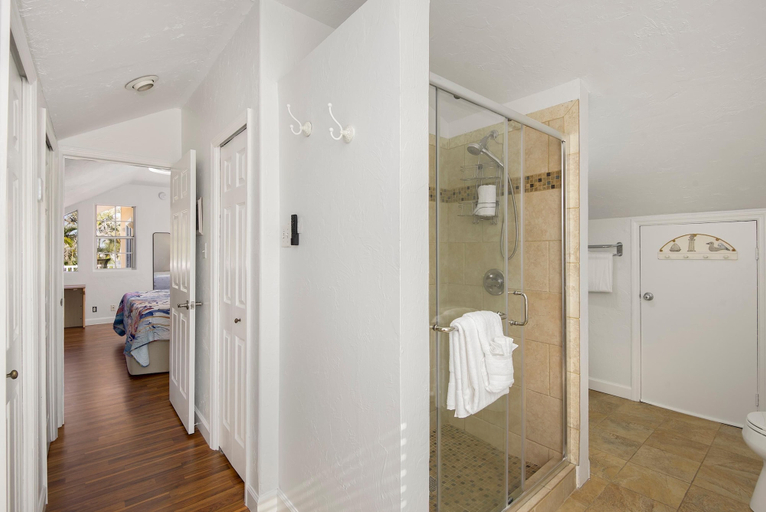 Bathroom 3, Beach House Paradise, Lee