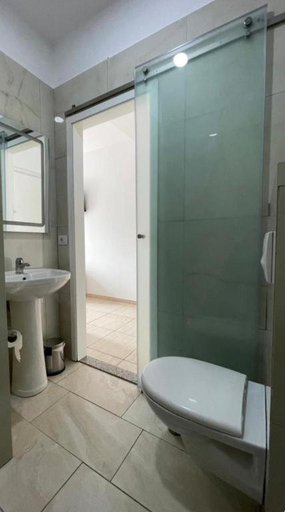 Bathroom 4, Hotel Skura, Librazhdit