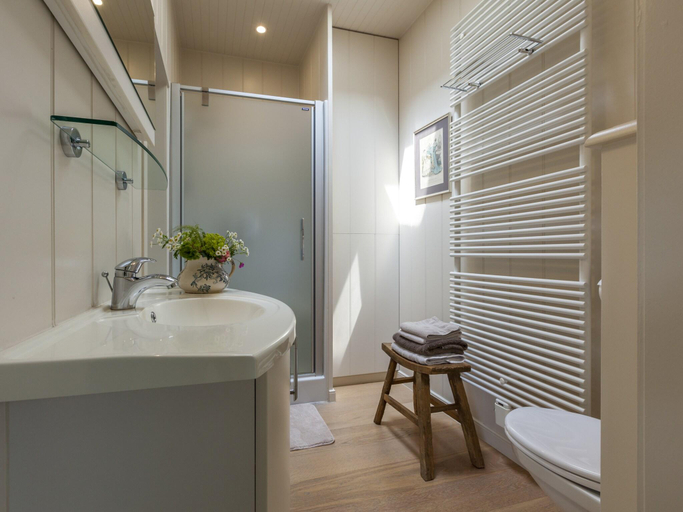 Bathroom, House in Zingem Near Hiking Trails, Oost-Vlaanderen