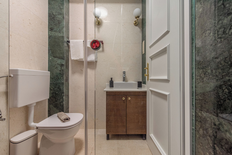 Bathroom 3, Chateau Dabo, Novalja
