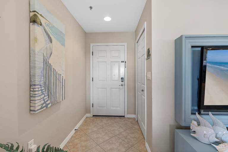 Others 1, Oceanwalk 8-507, Volusia
