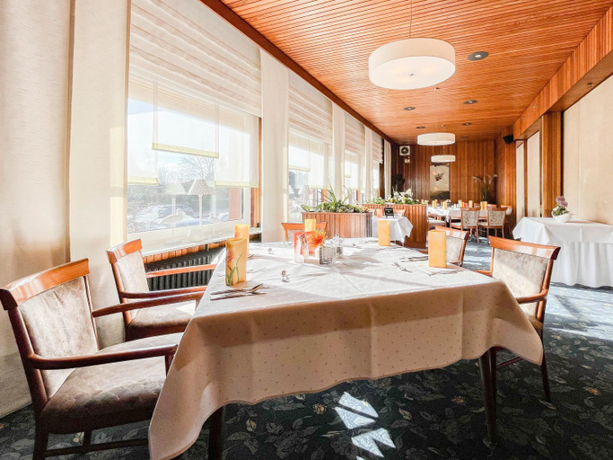 Food & Drinks 4, Hotel-Restaurant Vier Linden, Stade