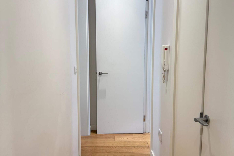Interior, Covent Garden 2-bed Apt, Sleeps 6, 4 Mins to Tube, London