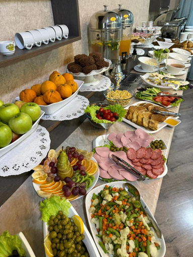 Food & Drinks, Hotel Empire Business Baku, Baku